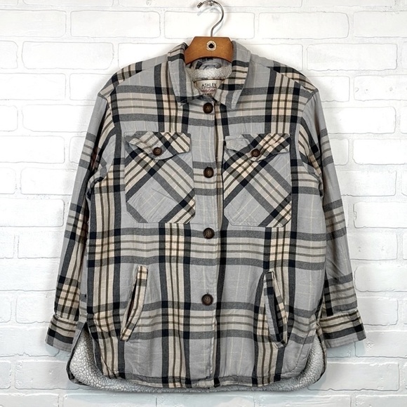 Ashley Utility Collection Faux Sherpa Plaid Button Down Shirt Jacket Shacket S - Picture 2 of 7